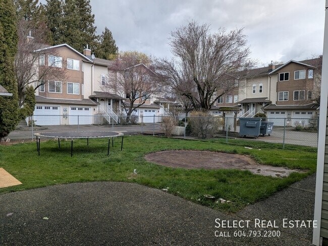 Photo - 46365 Cessna Dr