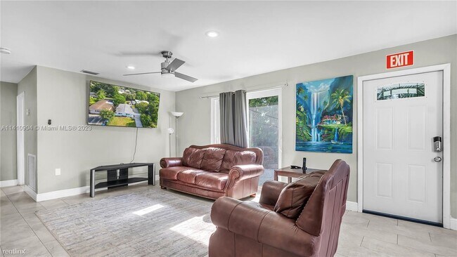 Photo - 2 br, 1 bath Duplex - 5625 Taylor St