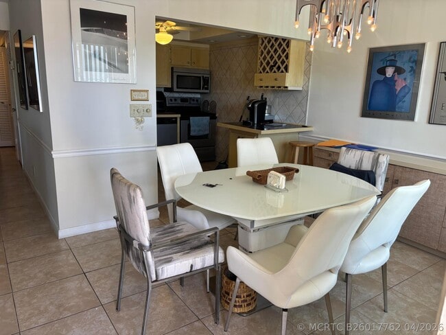 Photo - 105 E Wellington Dr Unit 105