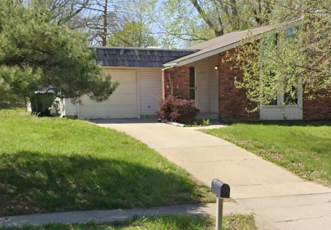 Building Photo - 2727 SW Arrowhead Rd Unit 2727Arrow