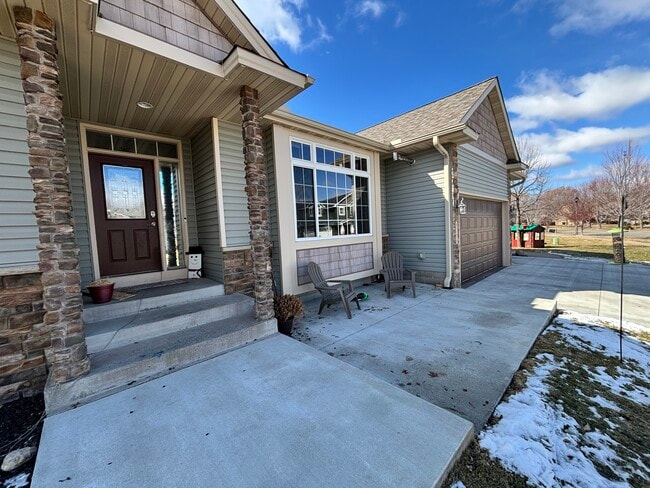 Photo - 6364 Bakken St