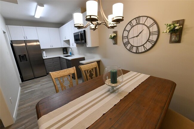 Photo - 2100 Tanglewilde St Unit 515