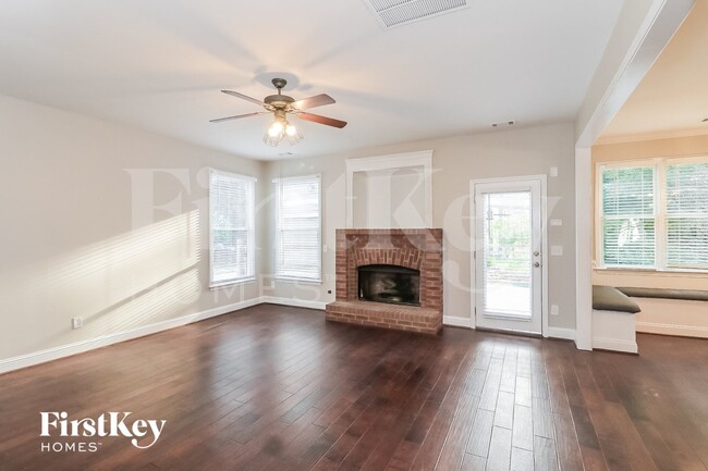 Photo - 27 Treadstone Ln