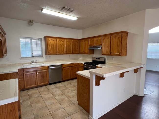Photo - 7316 Peregrine Rd NE
