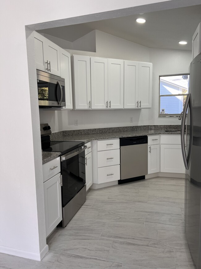 Photo - 19 Brittany Ln