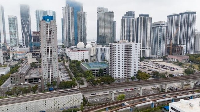 Photo - 850 N Miami Ave Unidad W-402