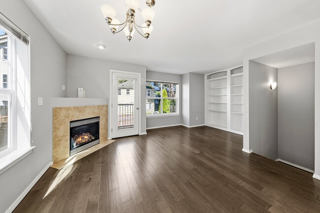 Building Photo - 14347 Stone Ave N Unit A