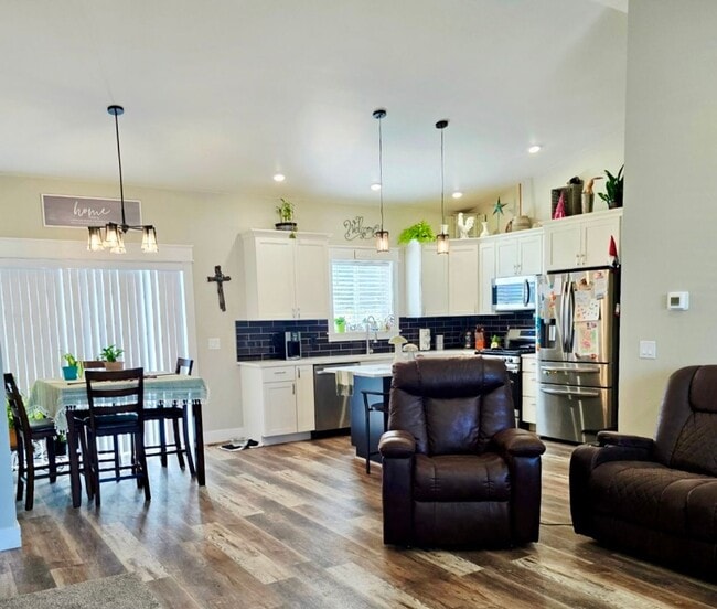 Photo - Spacious 4 Bedroom, 2 Bath Home in South Hill Subdivision – Burley, ID