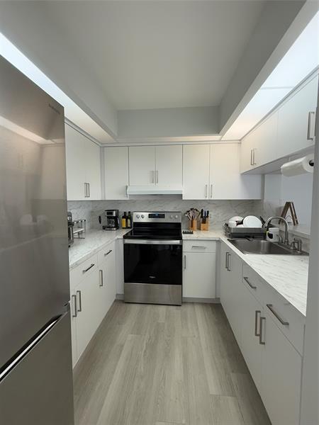 Building Photo - 12850 SW 4th Ct Unit 203I