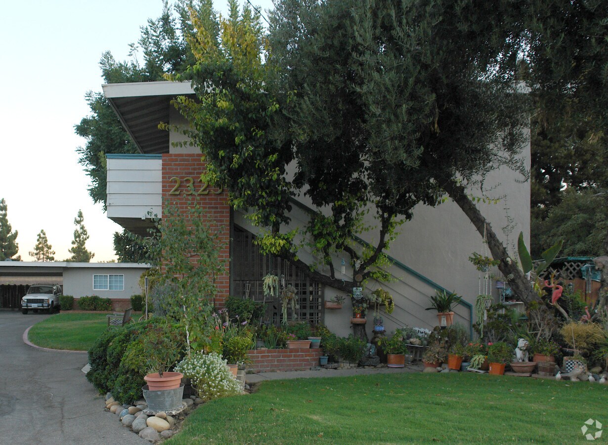 Photo - 2323 Moorpark Ave