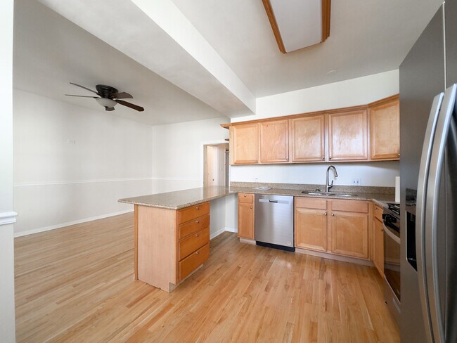 Photo - 3627 N Keeler Ave Unit N2