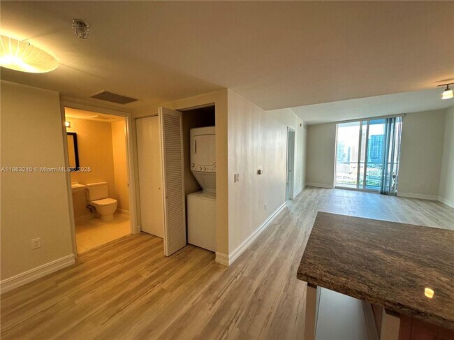 Building Photo - 185 SW 7th St Rental