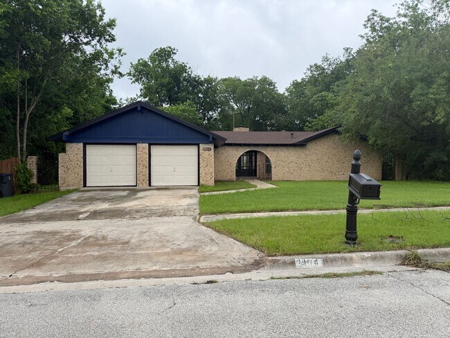 Building Photo - Jasper Heights - 3 bedroom beauty!