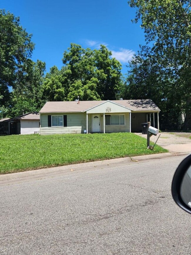 CORNER LOT - CORNER LOT Casa