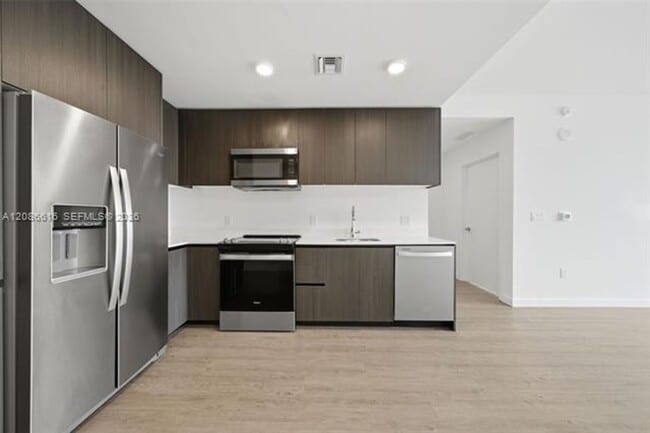 Building Photo - 2000 Biscayne Blvd
