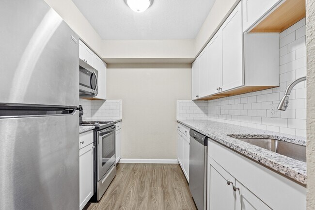 Photo - 2108 Stirrup Ln