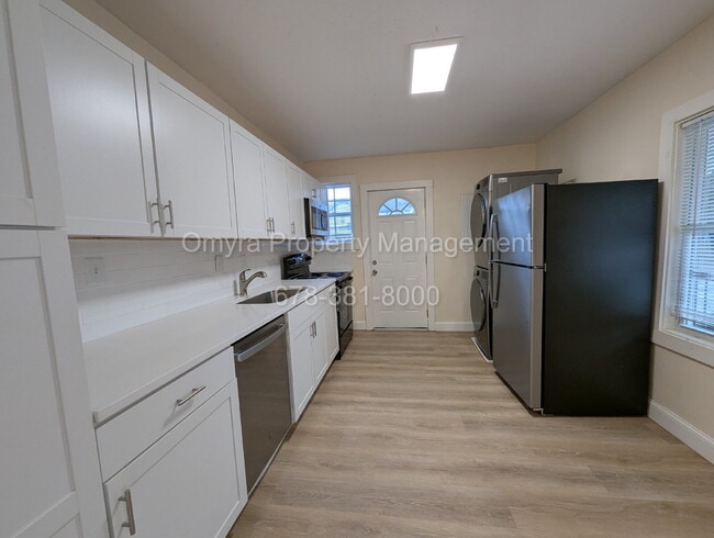 Photo - Charming 2 Bedroom Duplex Unit in Atlanta!