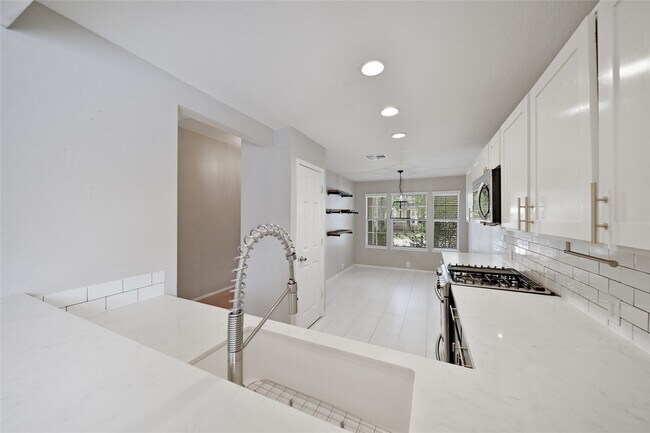 Photo - 5802 Spring Sunrise Dr