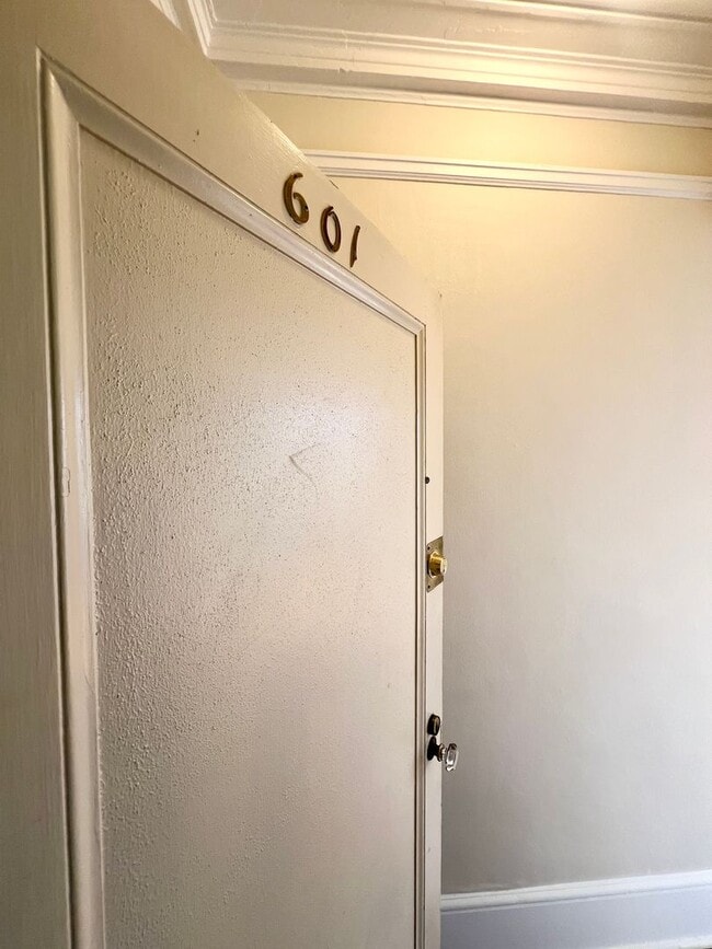 Photo - Sunny Corner Unit in Nob Hill/Downtown Location Unit 601