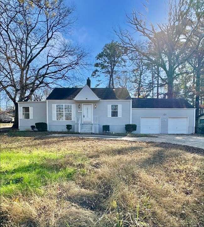 Building Photo - 1341 Pineview Rd