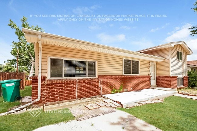 Photo - 402 S Robb Way