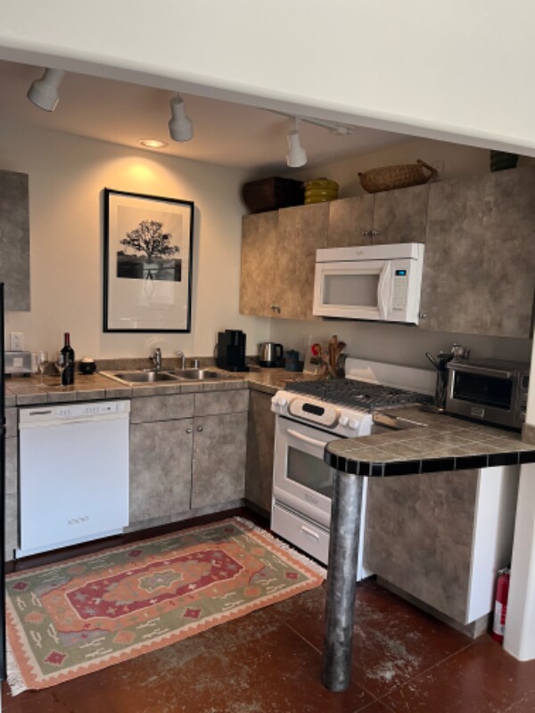 Photo - 18 Comanche Rd