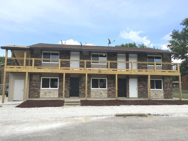 Building Photo - 2619 Sierra Dr Unit 3