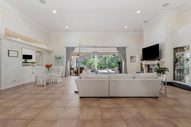 Photo - Luxurious 3 Bed 4 Bath Private Single-Stor...
