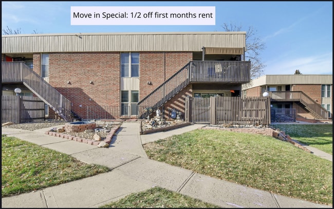 Building Photo - $1,595.00, 2 bed, 1 bath Located in Denver with a washer and dryer + 1/2 off first month rent Unit #O1