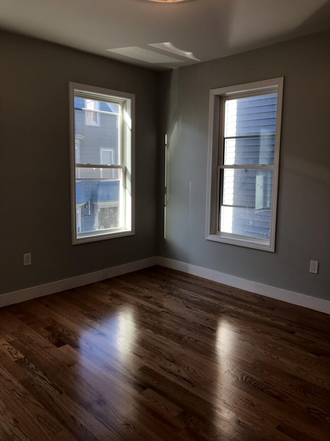 Photo - 19 Washburn St Unidad 2