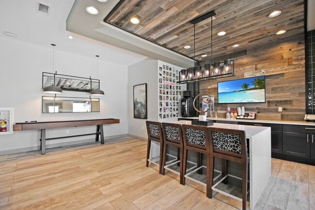 Photo - Midtown Pointe Apartments