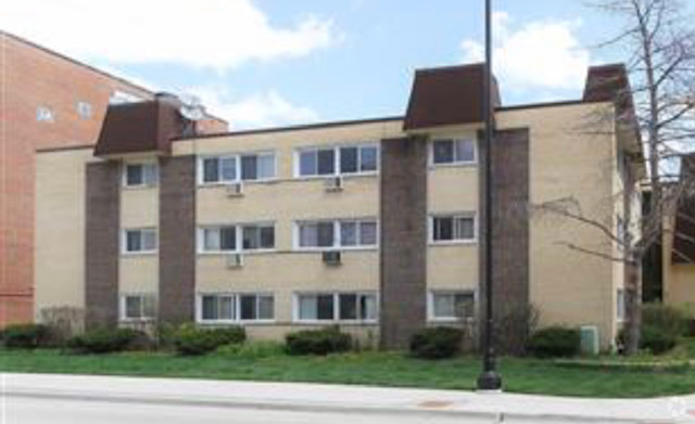 Building Photo - 677 S River Rd Unit 2H Rental