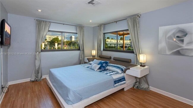 Photo - 201 NE 26th Ave