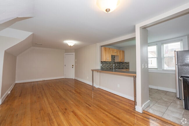 2BD, 1BA - Living Room & Dining Room - 1,000SF