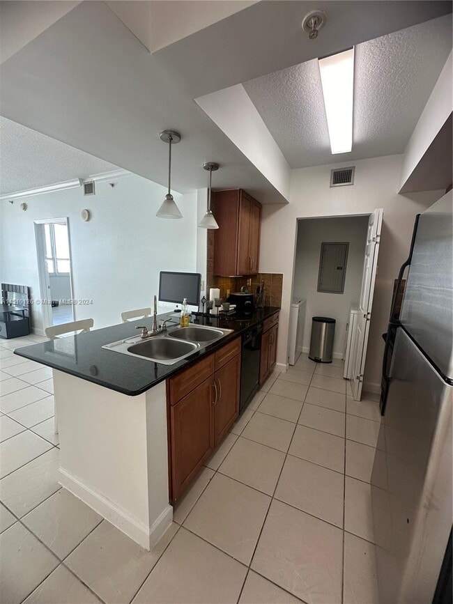 Photo - 2000 N Bayshore Dr Unidad 1505