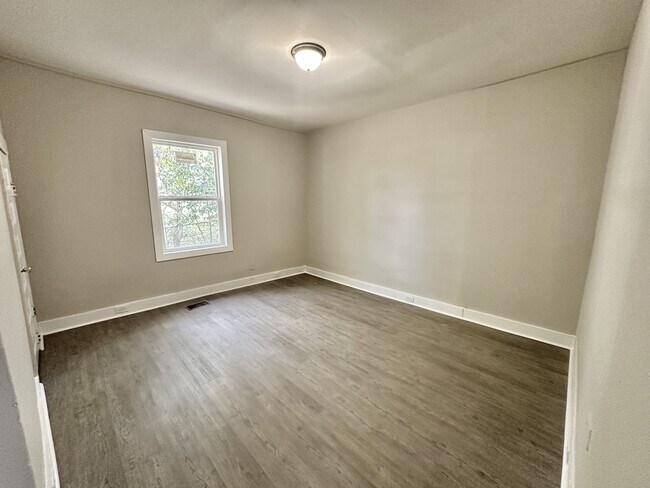 Photo - 719 Washington Ave SW