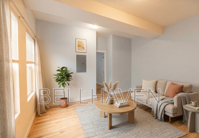 Building Photo - 624 W Fort St