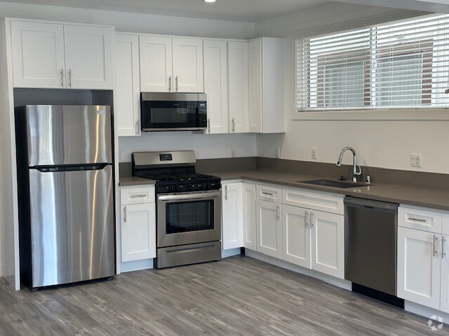 2140 Upgraded Kitchen - A40--Trojan Village Rental