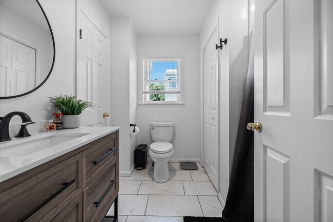 Photo - 124 Washington St