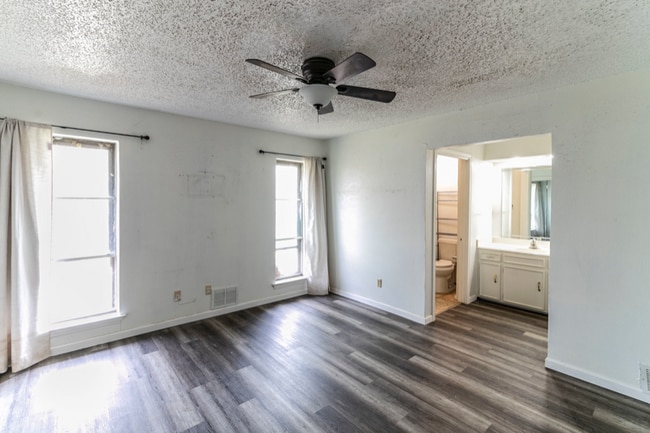 Photo - 104 Scenic Dr