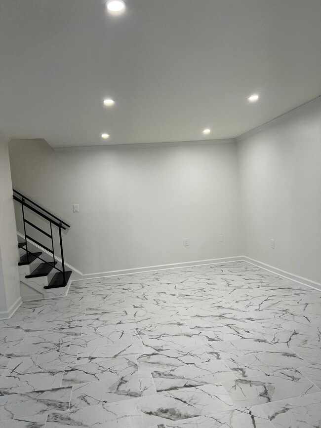 Photo - 1949 Kennedy Dr