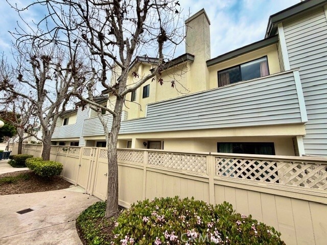 Building Photo - 15111 Freeman Ave