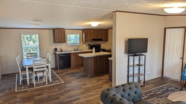 Photo - 1000 Jenkins St