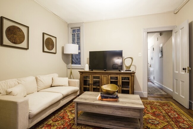 Photo - 336 W 47th St Apartments