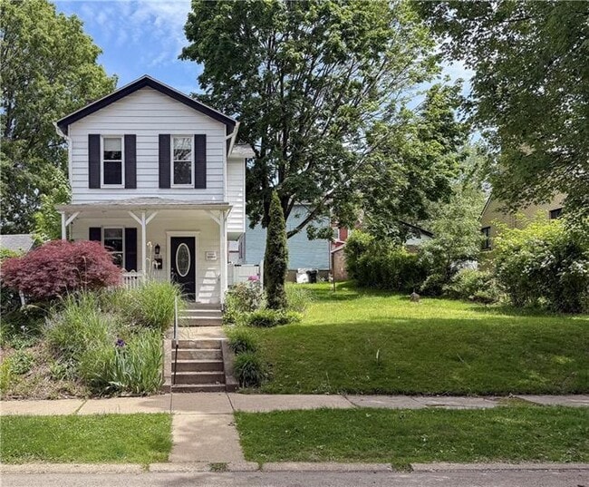 Photo - 644 4th St House