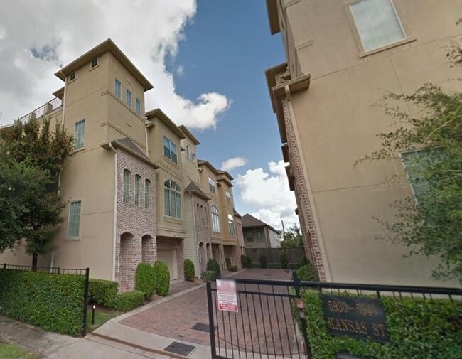 Photo - 5940 Kansas St