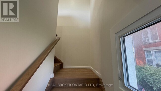 Photo - 115 B Bidwell St