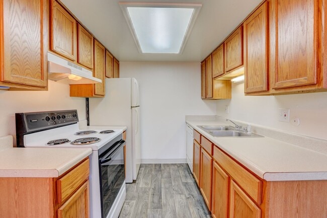 Photo - Applewood Crest Townhomes & Apartments