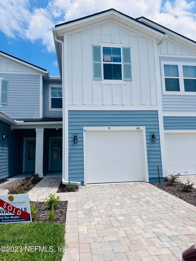 Photo - 69 Thurnham Ln