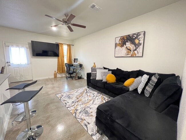 Photo - 1813 Emma Naylor Ct